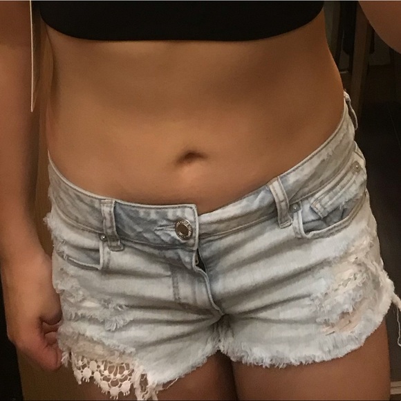 Size 8 American eagle shorts - Picture 2 of 3